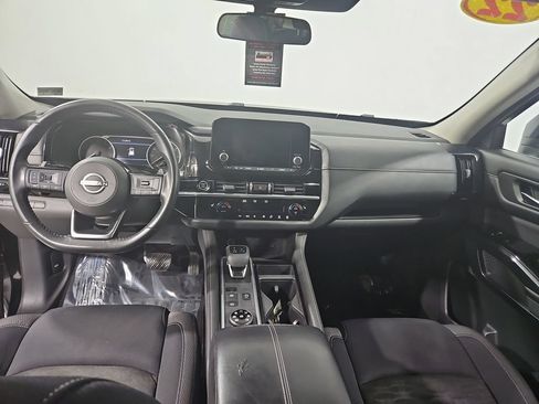 Used 2022 Nissan Pathfinder SV AWD/4WD image 13