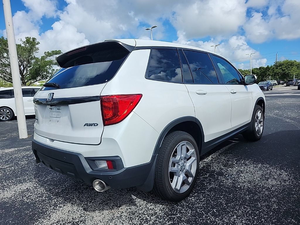 Used 2025 Honda Passport EX-L image 2