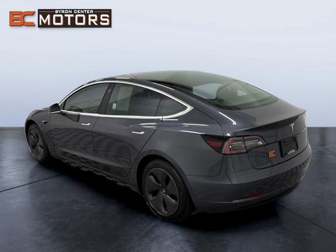 Used 2019 Tesla Model 3 Standard Range Plus RWD image 4