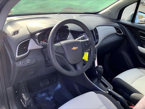 Used 2020 Chevrolet Trax LS image 15