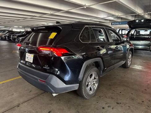 Used 2024 Toyota RAV4 LE AWD/4WD image 4
