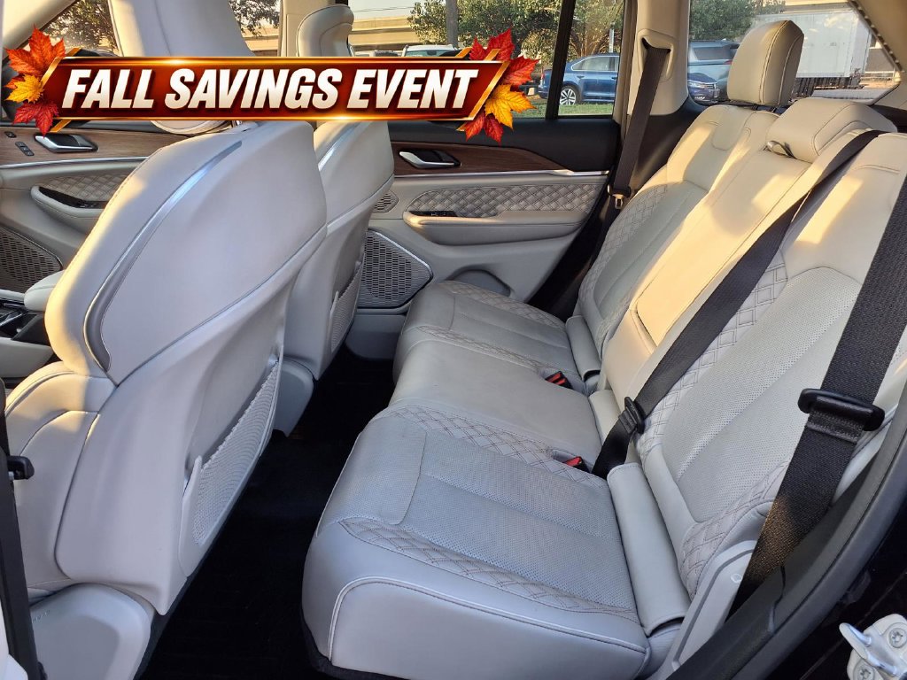 Used 2022 Jeep Grand Cherokee Summit AWD/4WD image 12