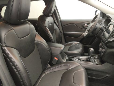 Used 2021 Jeep Cherokee Latitude Plus image 21