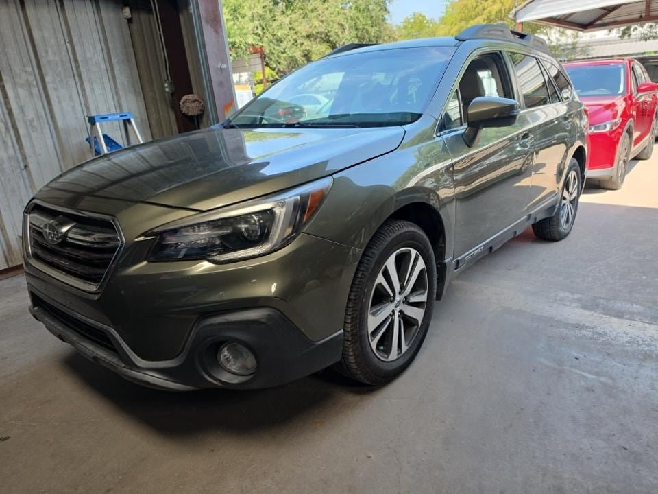 Used 2018 Subaru Outback 2.5i Limited AWD/4WD image 2