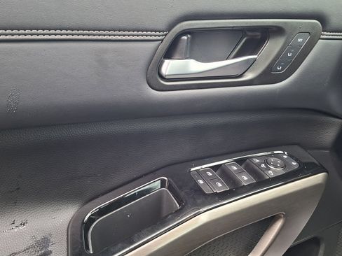 Used 2023 Nissan Pathfinder Platinum AWD/4WD image 17