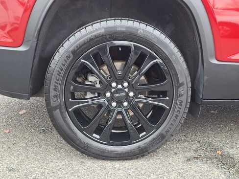 Certified 2023 GMC Acadia SLE w/ Driver Convenience Package image 8