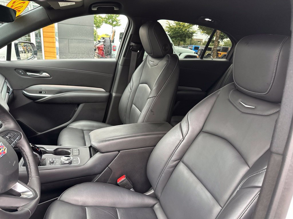 Used 2022 Cadillac XT4 Premium Luxury w/ Enhanced Visibility Package AWD/4WD image 24