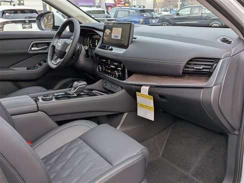 New 2026 Nissan Rogue Platinum w/ Platinum Premium Package image 25