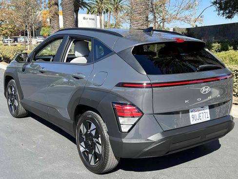 Used 2024 Hyundai Kona SEL image 2
