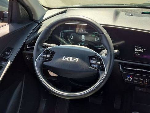 Used 2024 Kia Niro EX FWD image 11