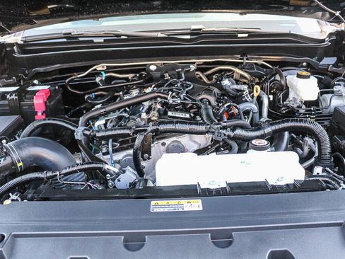 Used 2025 Toyota Tacoma SR5 AWD/4WD image 18
