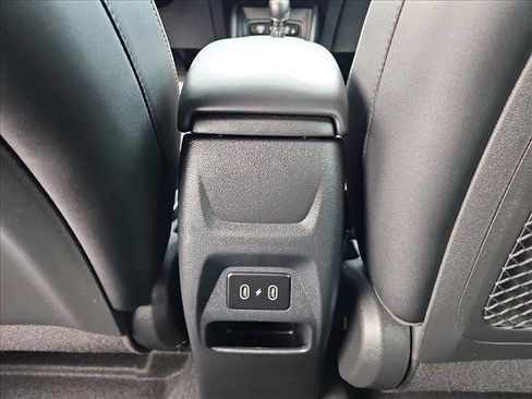 Certified 2025 Hyundai Venue Limited image 16