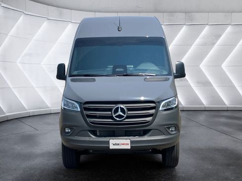 Used 2026 Mercedes-Benz Sprinter 2500 image 2