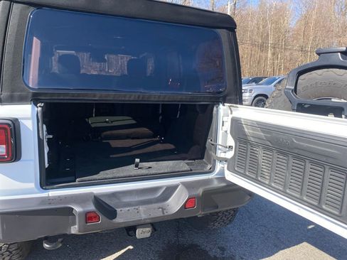 Used 2024 Jeep Wrangler Willys image 21