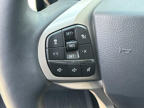 Used 2025 Ford Explorer Active w/ Active Comfort Package RWD image 22