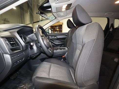 Used 2024 Nissan Rogue SV image 22