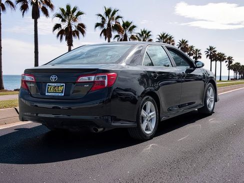 Used 2014 Toyota Camry SE FWD image 5