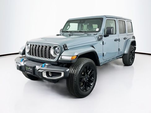 Used 2024 Jeep Wrangler Unlimited Sahara AWD/4WD image 3