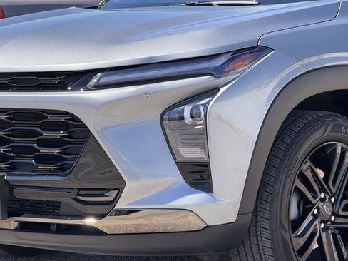 Used 2024 Chevrolet Trax ACTIV w/ Driver Confidence Package image 8