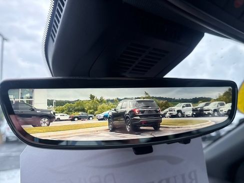 Certified 2025 Chevrolet Equinox RS w/ Safety and Technology Package AWD/4WD image 40