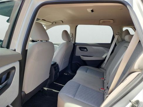 Used 2023 Nissan Rogue SV image 18