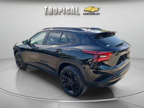 Used 2024 Chevrolet Trax ACTIV w/ Driver Confidence Package FWD image 3
