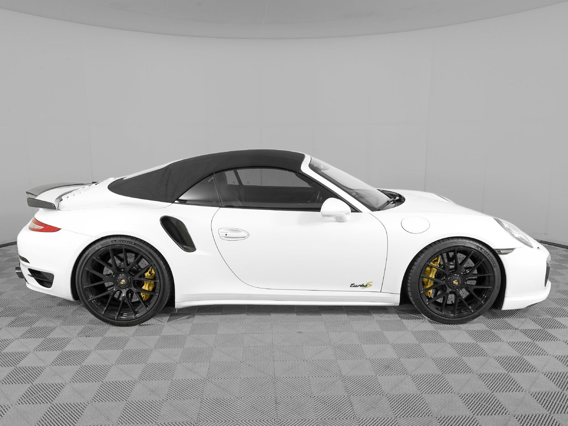 Used 2015 Porsche 911 Turbo AWD/4WD image 6