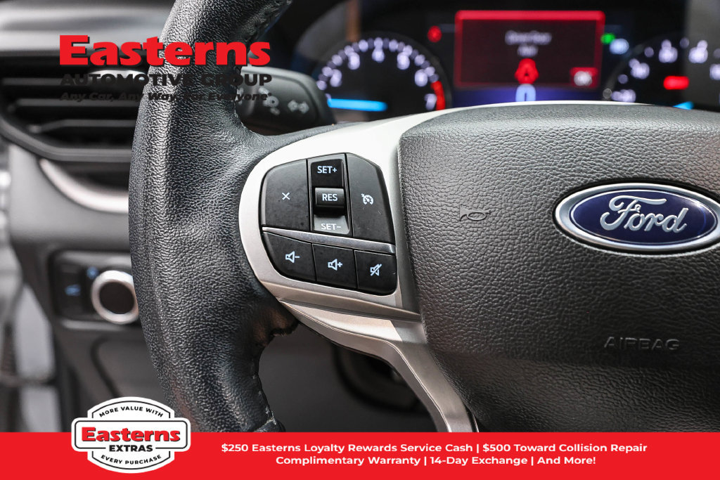 Used 2023 Ford Explorer XLT AWD/4WD image 16