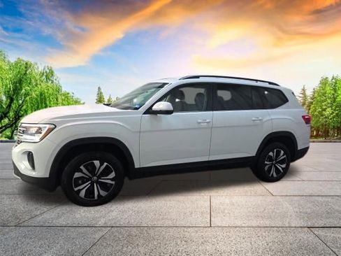 Used 2025 Volkswagen Atlas SE image 7