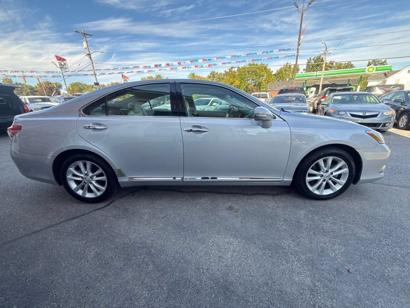 Used 2010 Lexus ES 350 w/ Preferred Accessory Package FWD image 4
