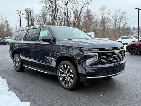 New 2025 Chevrolet Suburban High Country image 1