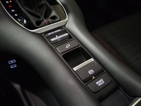 Certified 2025 Honda HR-V Sport image 31