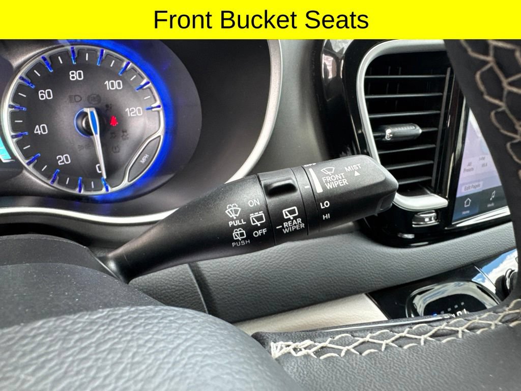 Used 2023 Chrysler Pacifica Touring-L FWD image 22