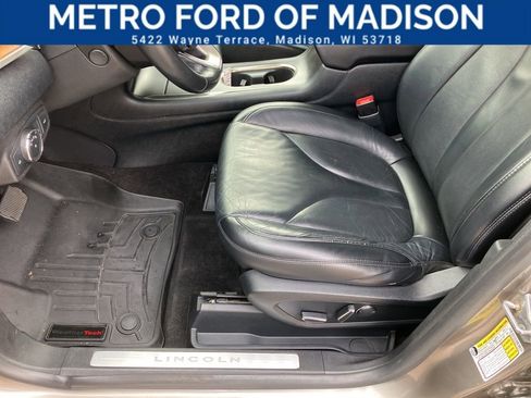 Used 2017 Lincoln MKC Select w/ Select Plus Package image 12