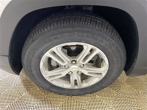 Used 2023 GMC Terrain SLE w/ Driver Convenience Package image 22