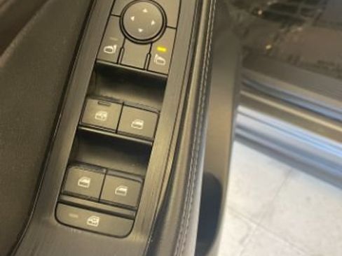 Used 2024 Nissan Rogue SV AWD/4WD image 9