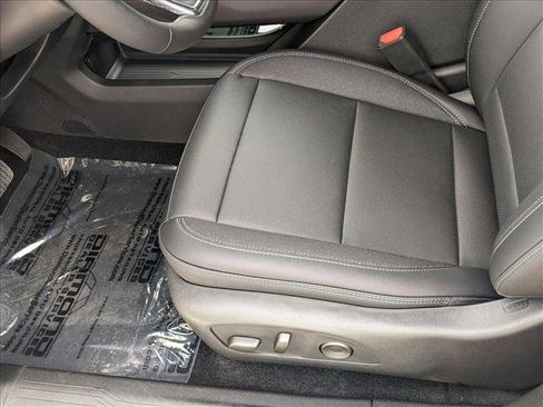 New 2025 Chevrolet Equinox EV LT image 4