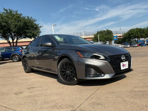 New 2026 Nissan Altima 2.5 SV FWD image 3