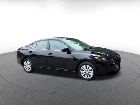 Used 2025 Nissan Sentra S FWD image 2
