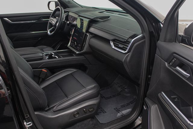 Certified 2026 GMC Acadia Elevation w/ Elevation Premium Package AWD/4WD image 26