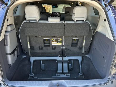 Used 2023 Toyota Sienna XLE FWD image 16