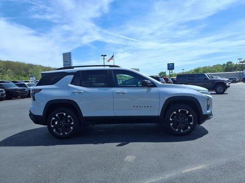 New 2026 Chevrolet Equinox RS w/ Convenience Package III FWD image 2