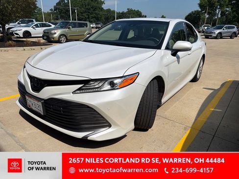 Used 2018 Toyota Camry XLE FWD image 1