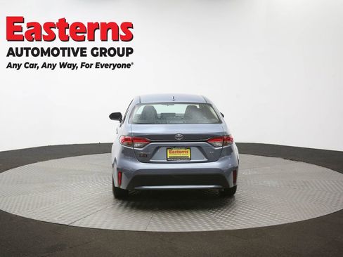 Used 2022 Toyota Corolla LE image 32