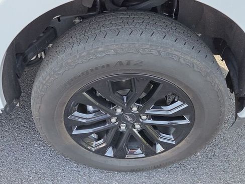 Used 2025 Ford F150 Lariat w/ Equipment Group 502A High AWD/4WD image 18