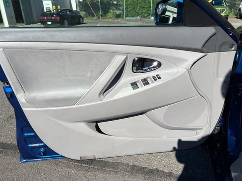 Used 2011 Toyota Camry LE FWD image 16