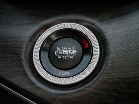 Used 2023 Jeep Grand Cherokee L Limited image 30