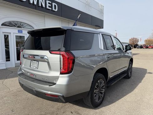 Certified 2023 GMC Yukon SLT w/ SLT Premium Package image 3