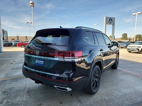 New 2026 Volkswagen Atlas SE image 7