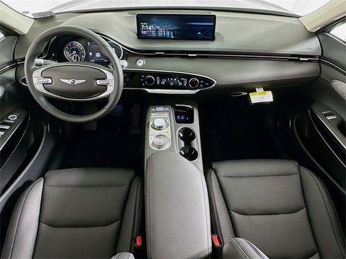 Used 2025 Genesis GV70 2.5T image 13